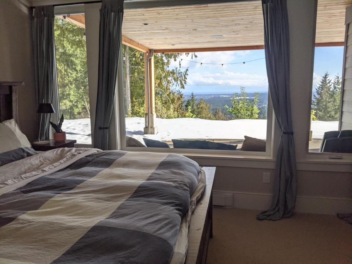 Mountain House Of Wonder Bed & Breakfast Qualicum Beach